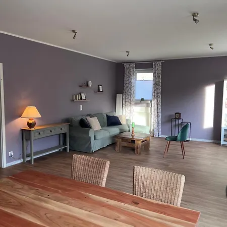 Einfamilienhaus Mit Garten Вилла