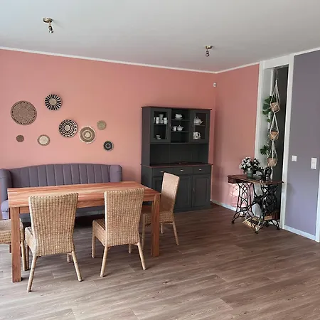 Вилла Einfamilienhaus Mit Garten