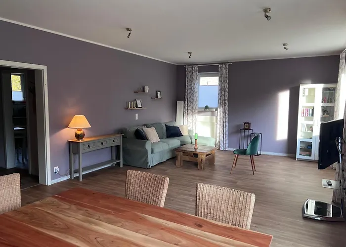 Einfamilienhaus Mit Garten ヴィラ