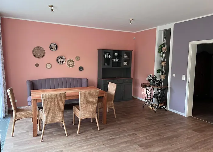 ヴィラ Einfamilienhaus Mit Garten